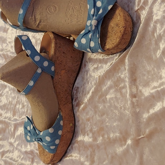 Shoes - Picture 3 of 3